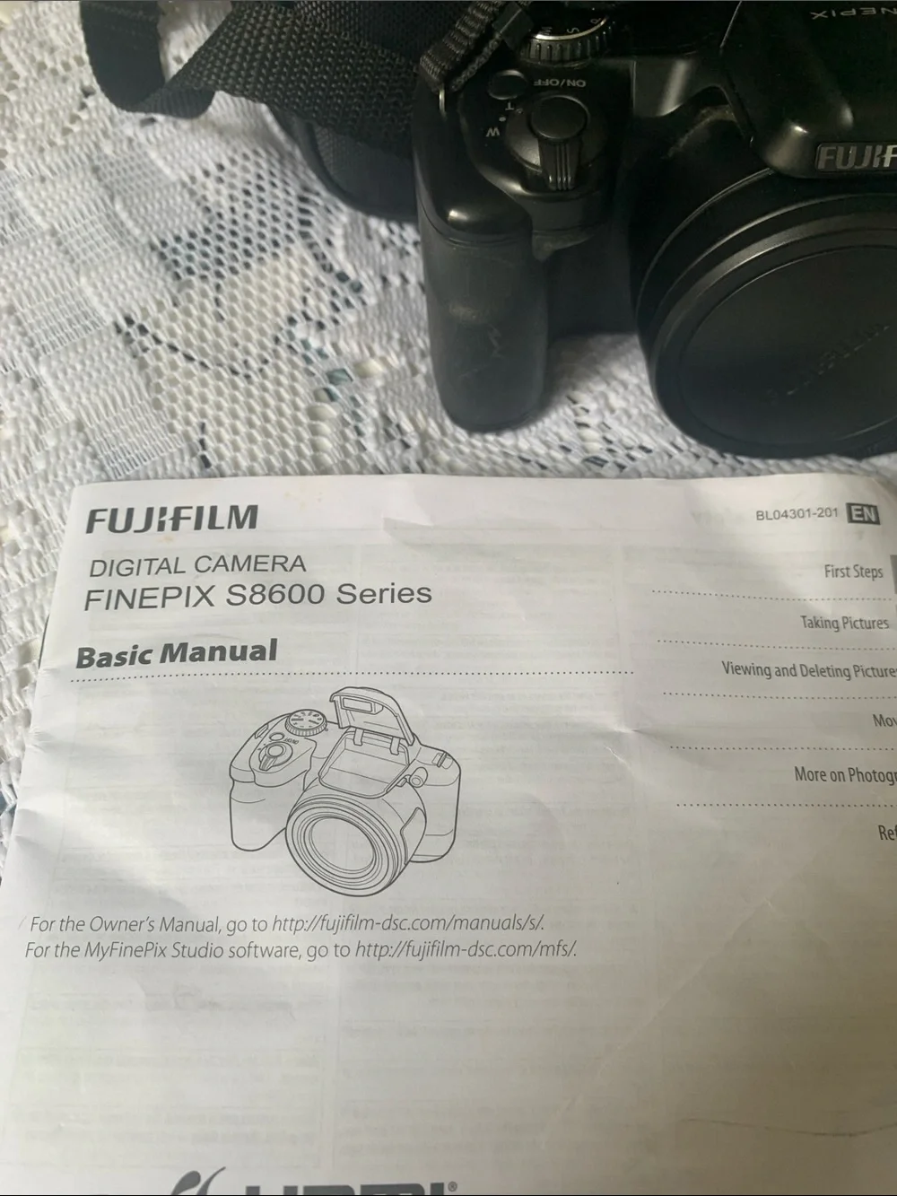 Fujifilm FinePix S8600 Digital Camera - Black
